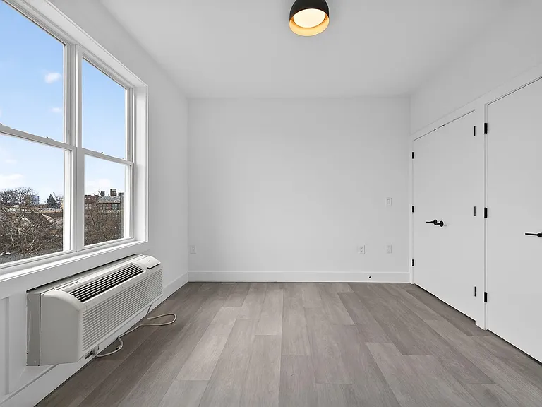 43-45 W 32nd St #501 — Photo 10