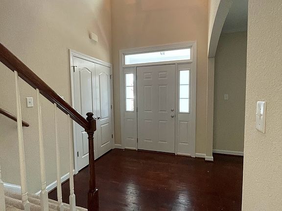 5th image of 525 Gills Pl