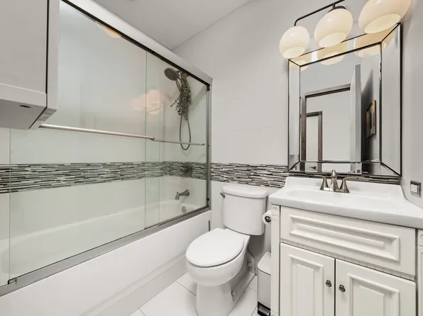 148 West 23rd Street image 7 of 9