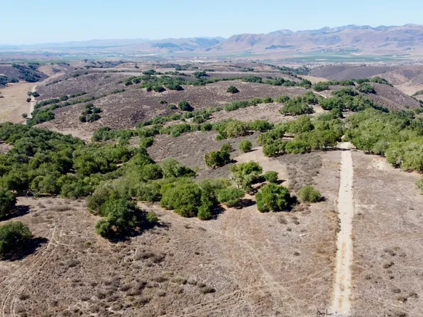 2 Long Canyon Rd, Santa Maria, CA 93454