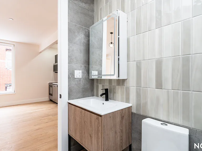96 Moore St #2B — Photo 14