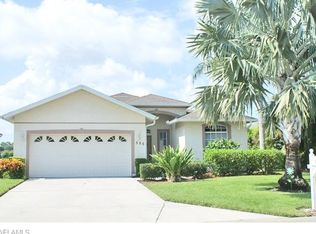 586 Crossfield Cir, Naples, FL 34104