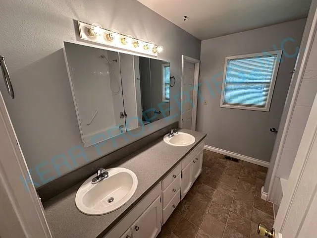 23010 SE Naomi Ct — Photo 14