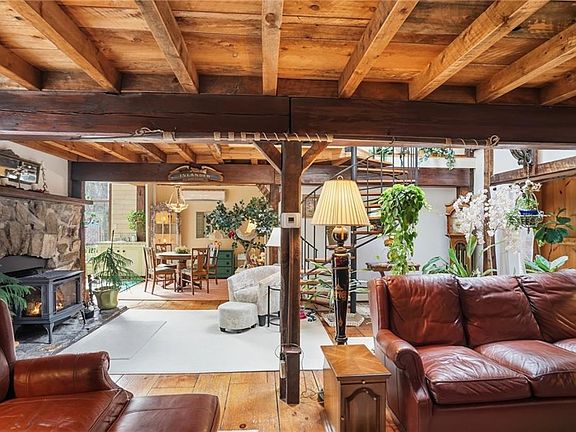 5th image of 186 Arcadia Rd