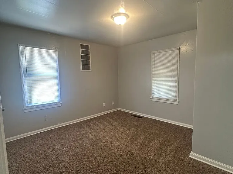 125 E Northrup Dr — Photo 37