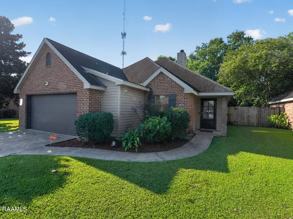 204 Quiet Meadows Cir, Youngsville, LA 70592