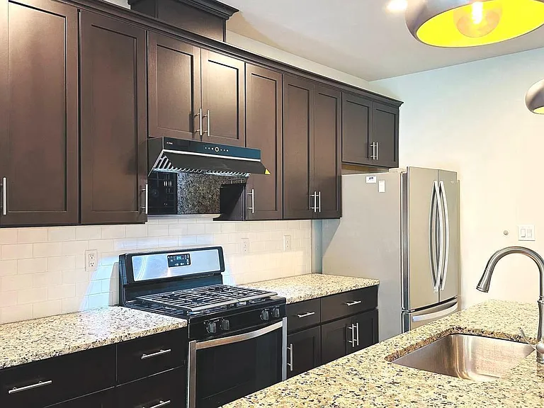 229 Wynstone Ct — Photo 9