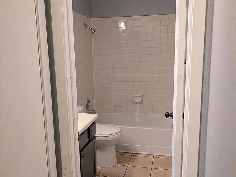613 Greenlawn Blvd — Photo 11
