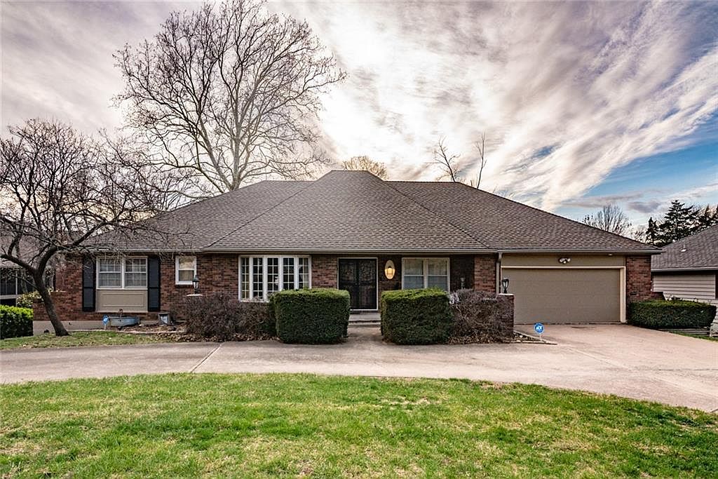 11108 Glen Arbor Rd, Kansas City, MO 64114 | Zillow