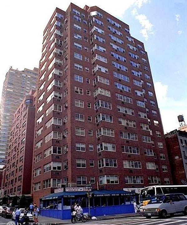 1st image of 1329 2nd Ave #8P