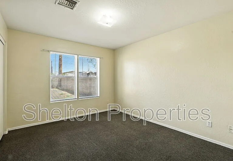 345 N 15th St — Photo 19
