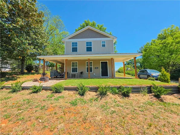 1011 Thurmond St, Winston Salem, NC 27105