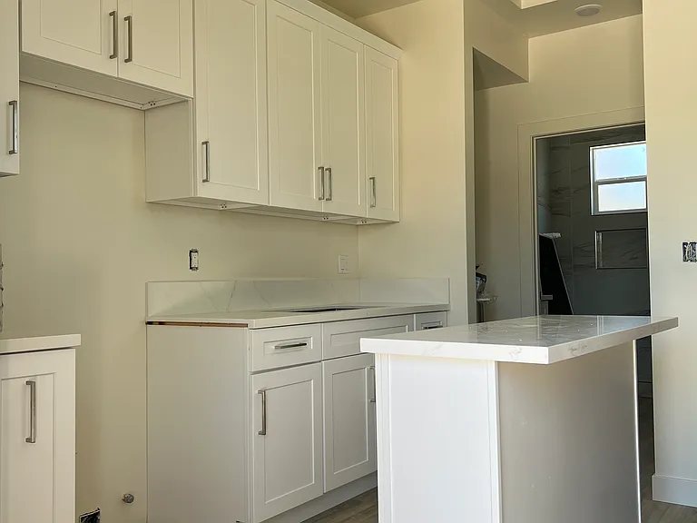 541 Garnet Way #B — Photo 1