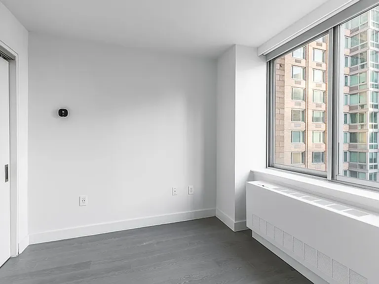 101 W End Ave #7Q — Photo 3
