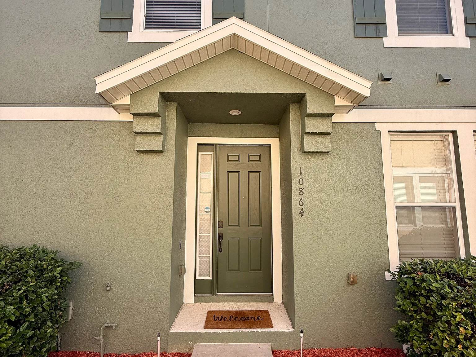 2 bed, 1305 sqft, $2,100 — Photo 2