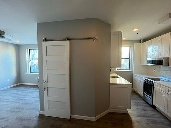 3rd image of 11 Park Dr APT 32