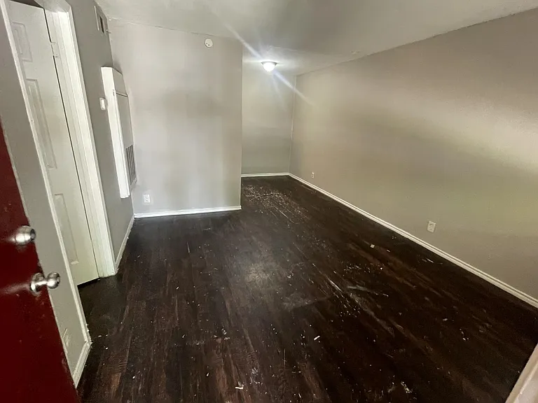 8919 Galewood Dr — Photo 2