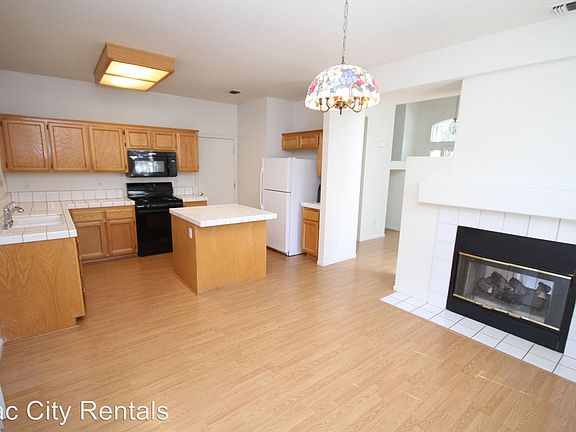 3rd image of 9556 S Coast Ln
