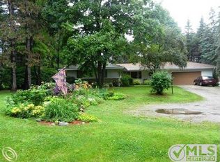 159 E Oakwood Rd, Oxford, MI 48371