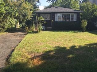 131 Inwood Ave, Colonia, NJ 07067