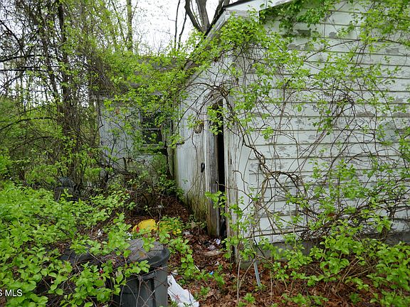 2nd image of 2430 Shetland Rd