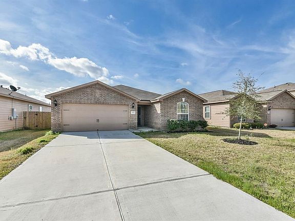 2nd image of 2702 Tracy Ln