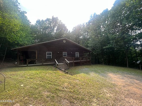 5th image of 986 Luna Way
