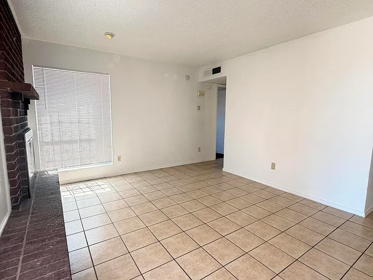 3911 Moonlight Ave — Photo 13