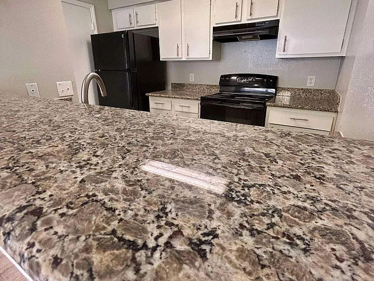 306 Belmont St #B — Photo 7