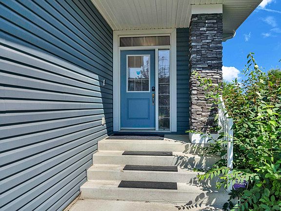 3rd image of 3630 Goodridge Cres NW
