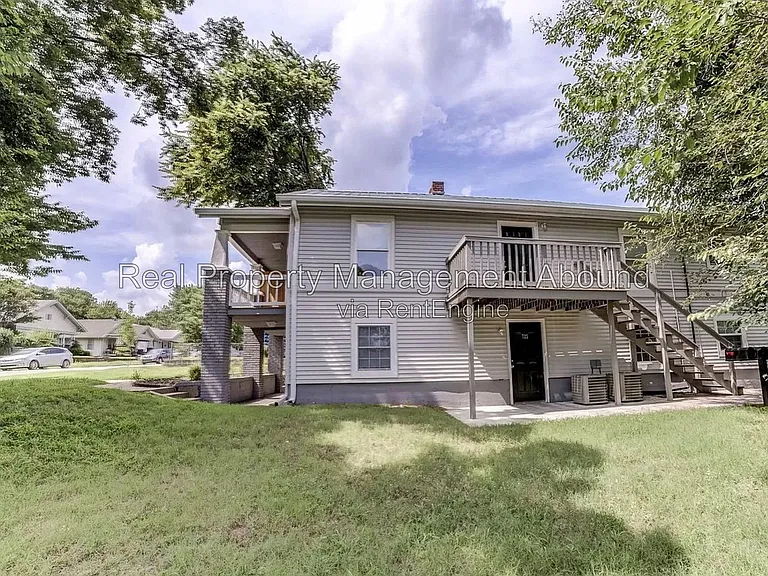 727 S Olympia Ave — Photo 17
