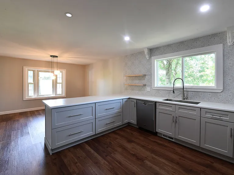 2706 Christy Ave — Photo 13
