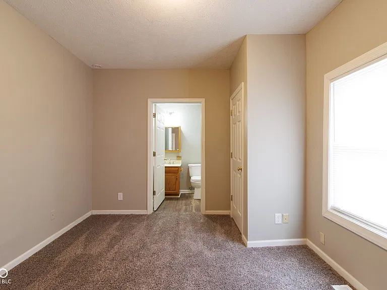 2622 Delaware St — Photo 7