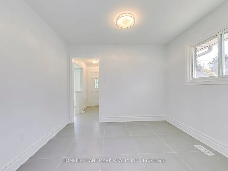 146 Manning Ave — Photo 10