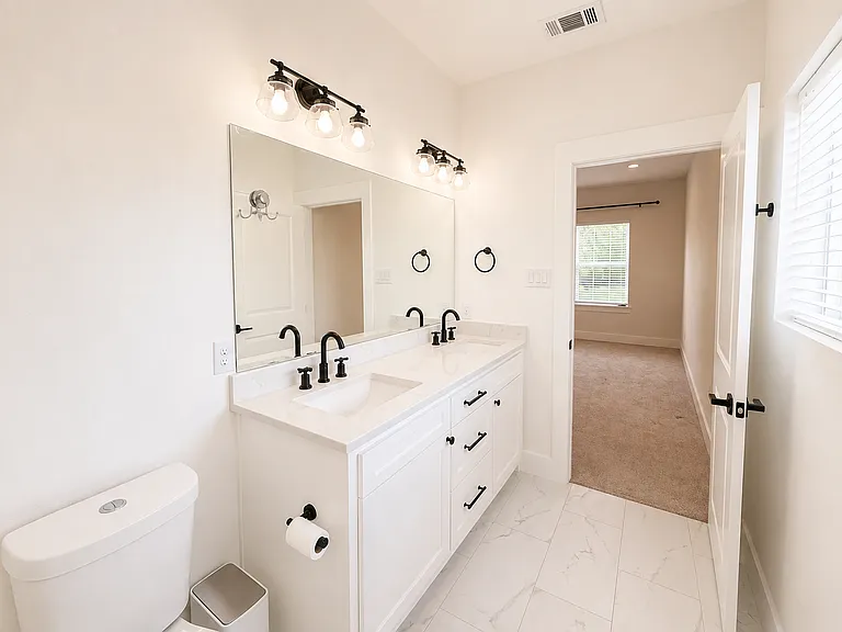 2218 Polk St — Photo 15