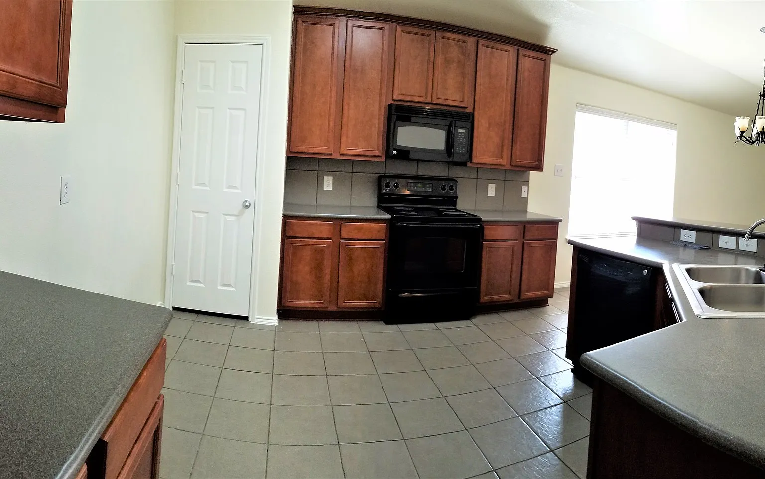 Spacious 4 Bedroom in Northwest ISD — Photo 3