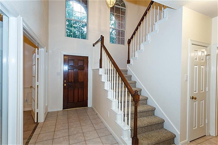 Entry with high ceilings!