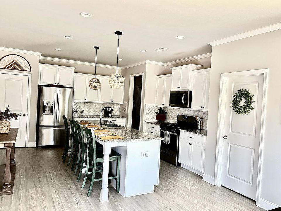 2nd image of 5216 Parkwood Dr