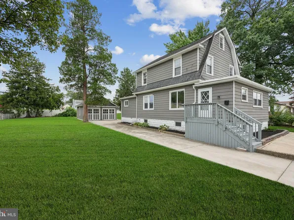 318 Walnut Ave, Gloucester City, NJ 08030