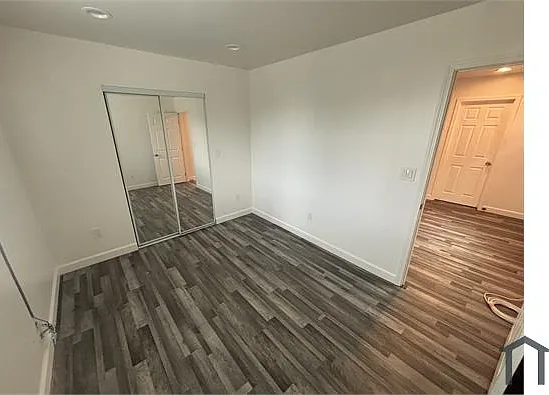 914 W 88th St #1 — Photo 2