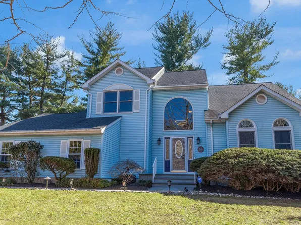 16 Fran Ave, Ewing, NJ 08638