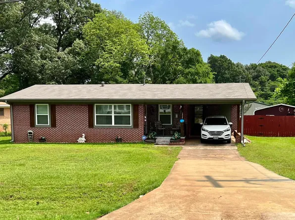 1217 Webb St, Daingerfield, TX 75638