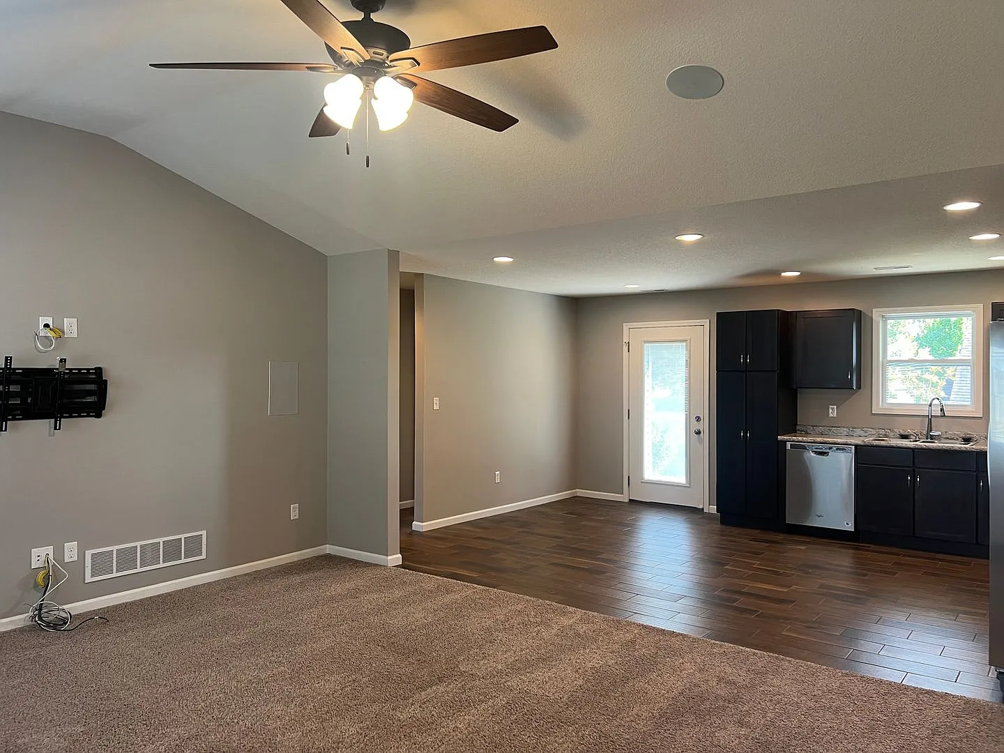 Stop Looking! Your Perfect Ashland Home is Right Here! — Photo 4