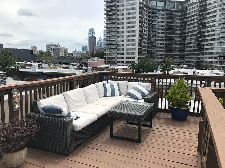 2433 Perot St — Photo 15