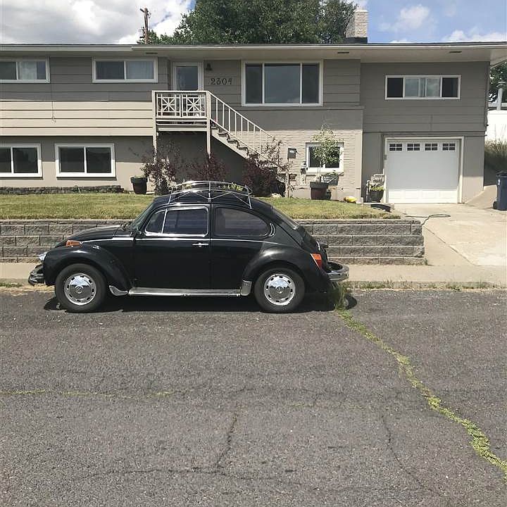 2nd image of 2304 W Rosewood Ave