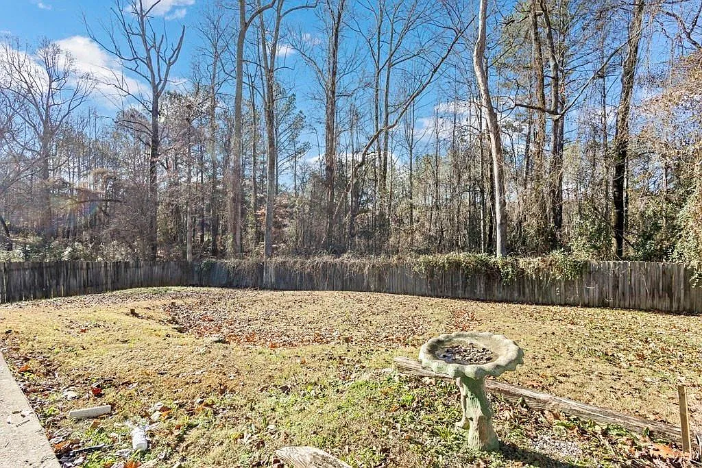 3 bed, 2.5 bath, 1632 sqft, $1,995 — Photo 3