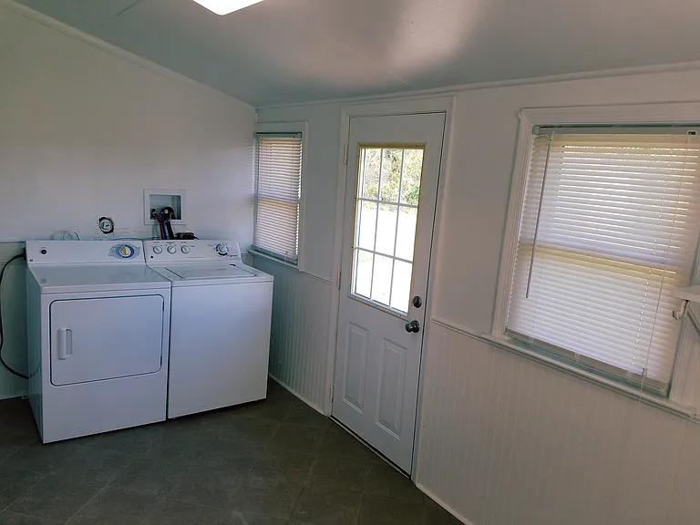 10121 Moore Dr — Photo 12