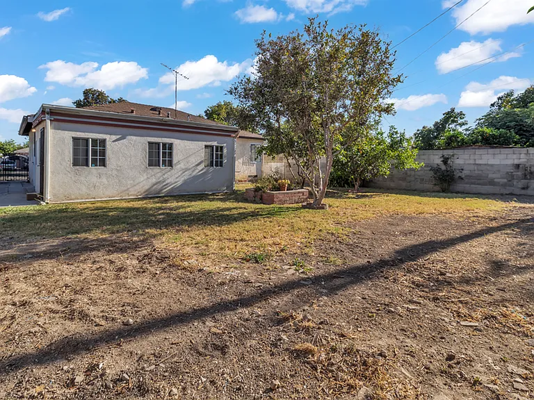 1239 W Carlton Pl — Photo 24