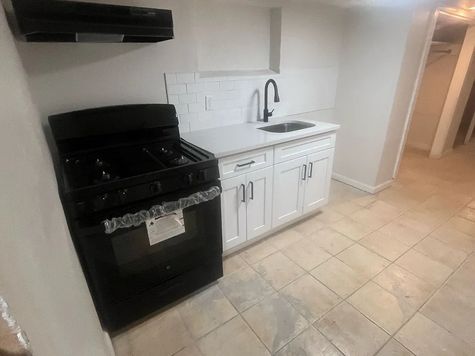 24 Eckert Ave #BASEMENT