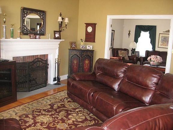Living Room with fireplace